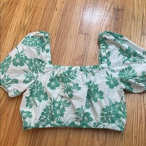 American Eagle NWT White Puffed Crop Blouse with Short Sleeves